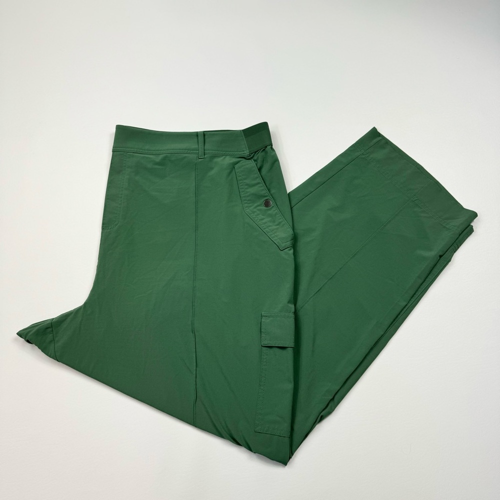 Women’s Athleta Vienna Cargo Athletic Style Pants Size 26